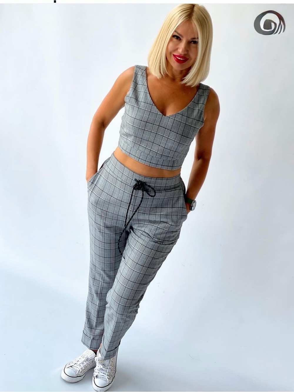 Gray Plaid Cropped Tank & Ankle Joggers Set - Women's Two-Piece 4 size